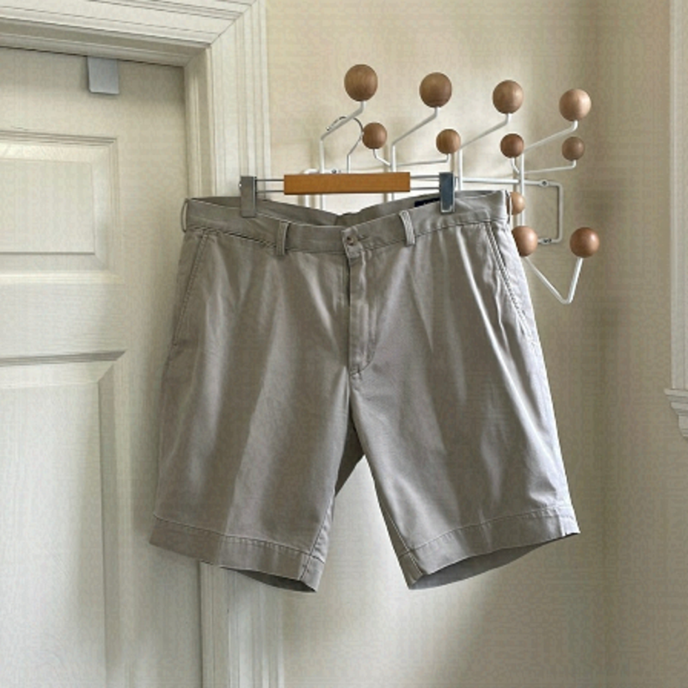 RALPH Lauren - Khaki Tan Shorts - Classic fit 9" - Size 36